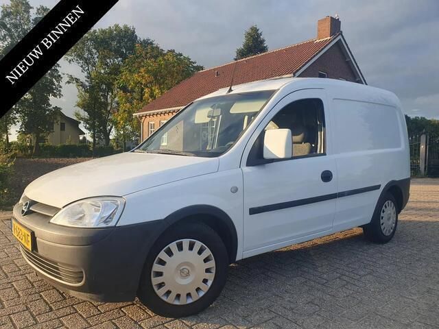 Wit Gebruikt 2005 Opel Combo MPV | € 3.595 (Eerlijke prijs) - Afbeelding 1/4