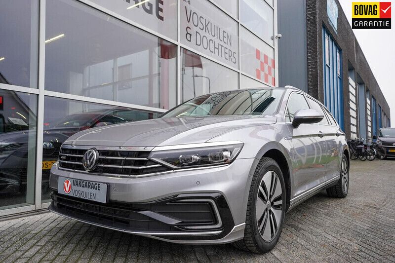 Grijs Gebruikt 2020 VW Passat GTE Stationwagen | € 25.950 (Goede deal) - Afbeelding 1/4