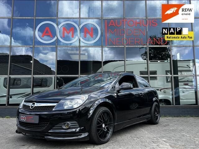 Zwart Gebruikt 2010 Opel Astra GTC Sport Hatchback | € 6.950 (Iets duurder) - Afbeelding 1/4