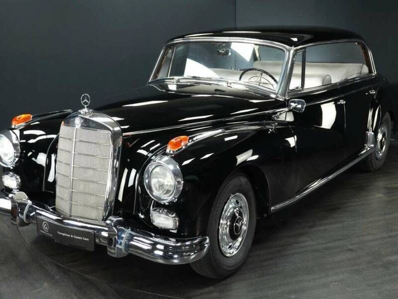 Zwartschwarz 040 Gebruikt 1958 Mercedes 300 Sedan | € 89.900 - Afbeelding 1/4