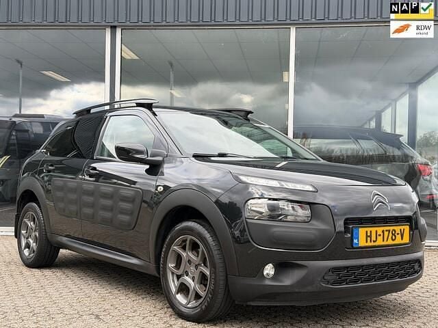 Zwart Gebruikt 2015 Citroën C4 Cactus PureTech Hatchback | € 5.450 (Goede deal) - Afbeelding 1/4