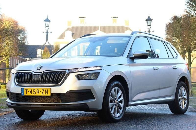 Grijs Gebruikt 2023 Skoda Kamiq Ambition SUV | € 19.900 (Goede deal) - Afbeelding 1/4