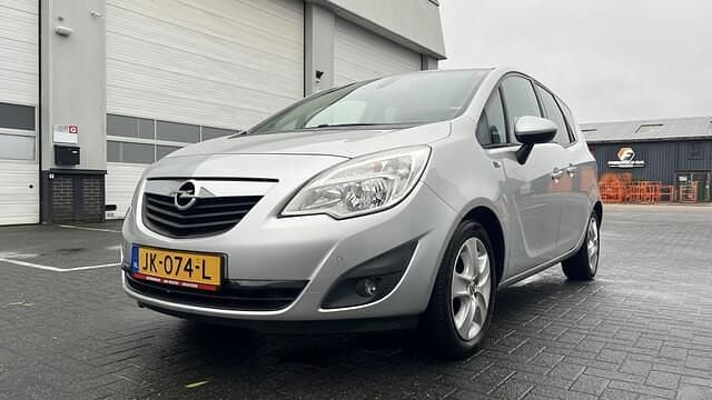 Grijs Gebruikt 2011 Opel Meriva Cosmo MPV | € 4.750 (Goede deal) - Afbeelding 1/4