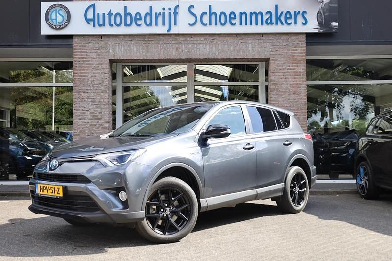 Grijs Gebruikt 2018 Toyota RAV4 Hybrid Edition SUV | € 22.940 - Afbeelding 1/4