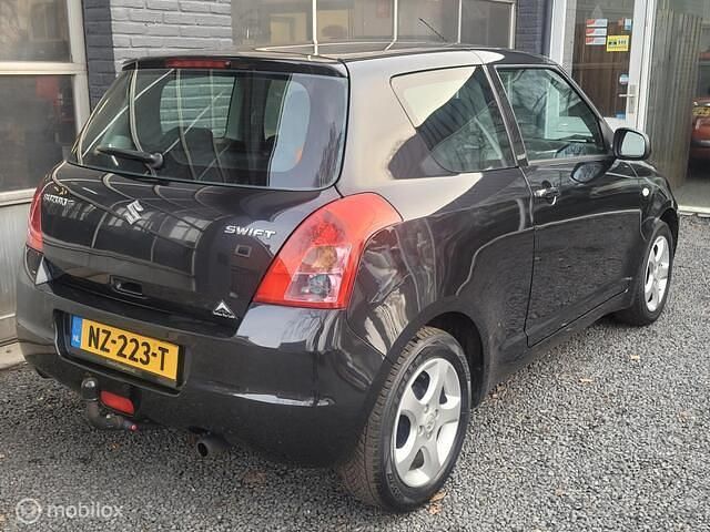 Occasion Suzuki Swift Comfort 93 PK (68 kW) 2010 Zwart Hatchback