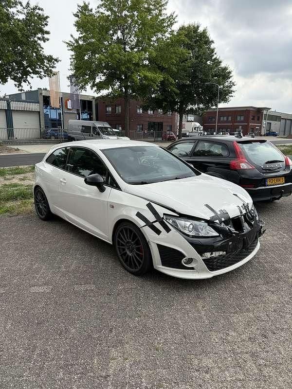 Gebruikt 2010 Cupra Ibiza Sedan | € 3.650 - Afbeelding 1/4