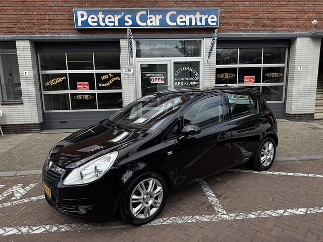 Zwart Gebruikt 2008 Opel Corsa Executive Hatchback | € 5.850 (Iets duurder) - Afbeelding 1/4