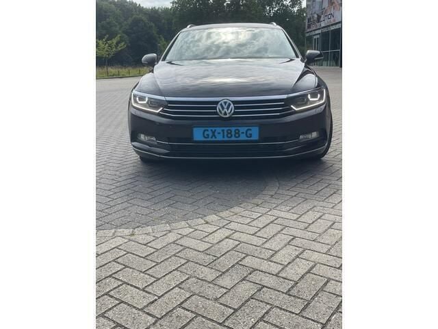 Zwart Occasion 2015 VW Passat Edition Stationwagen | € 10.500 - Afbeelding 1/4