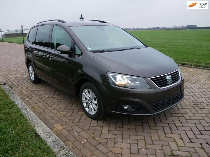 Grijs (metallic) Gebruikt 2020 Seat Alhambra MPV | € 12.705 (Super prijs) - Afbeelding 1/3