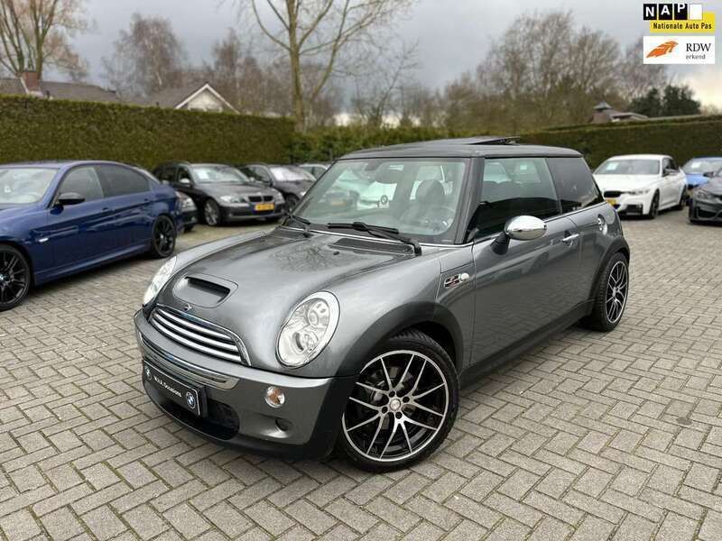 Grijs, metallic lak Gebruikt 2005 Mini Cooper S Chili Hatchback | € 6.950 (Duur) - Afbeelding 1/4