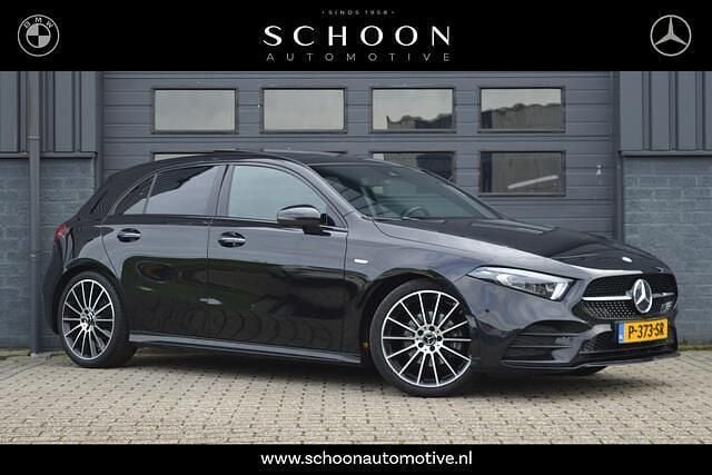 Zwart Gebruikt 2022 Mercedes A180 Business Hatchback | € 29.950 (Eerlijke prijs) - Afbeelding 1/3