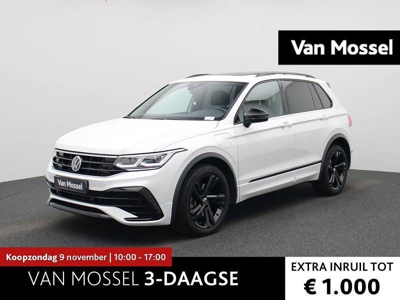 Zwart Gebruikt 2021 VW Tiguan Business+ SUV | € 38.400 (Iets duurder) - Afbeelding 1/4