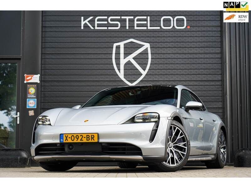 Grijs Gebruikt 2022 Porsche Taycan Cross Turismo Sedan | € 60.950 - Afbeelding 1/3