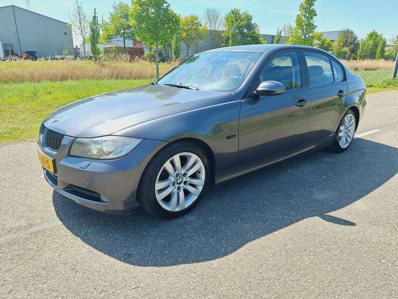 Grijs Gebruikt 2007 BMW 320 Executive Sedan | € 4.750 (Eerlijke prijs) - Afbeelding 1/4