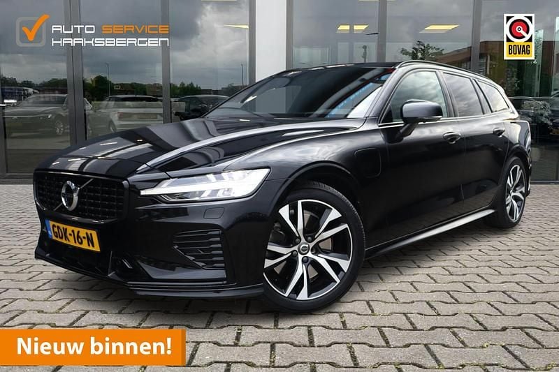 Zwart Gebruikt 2021 Volvo V60 R-Design Stationwagen | € 24.900 (Duur) - Afbeelding 1/4