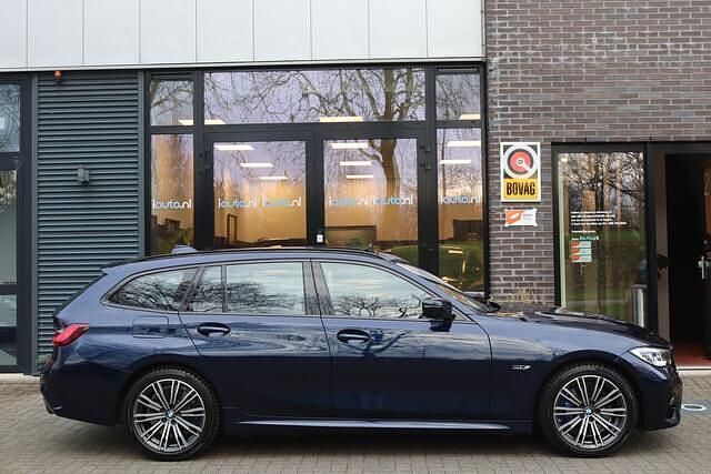 Occasion BMW 330 Shadowline 291 PK (214 kW) 2021 Blauw Stationwagen