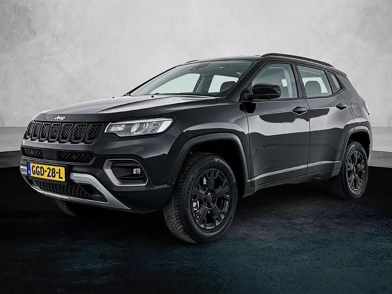 Zwart Gebruikt 2024 Jeep Compass Overland SUV | € 35.220 (Duur) - Afbeelding 1/2
