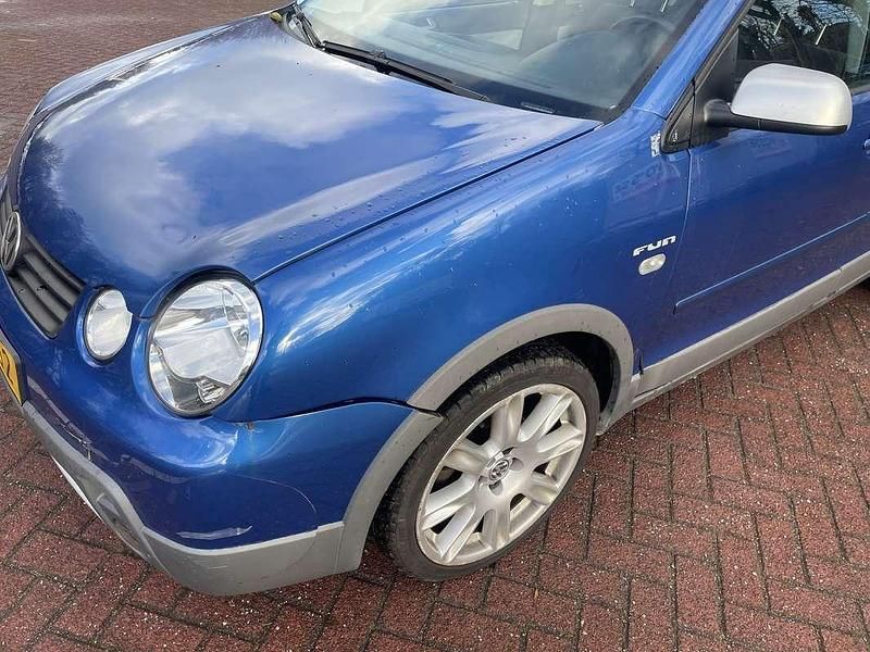 Blauw Gebruikt 2004 VW Polo Highline MPV | € 895 (Eerlijke prijs) - Afbeelding 1/4