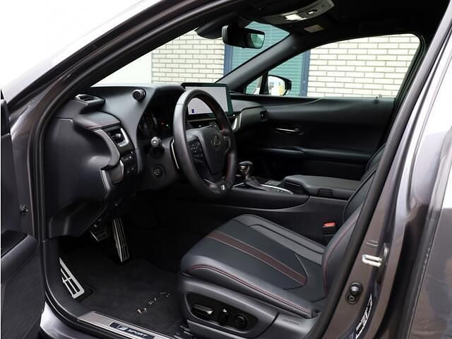 Occasion Lexus UX 250h Sport Line 184 PK (135 kW) 2023 Grijs SUV