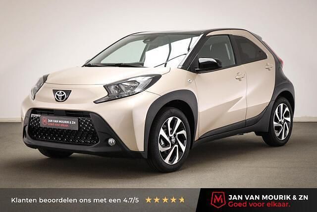 Bruin Nieuw 2025 Toyota Aygo X Pulse SUV | € 22.450 - Afbeelding 1/4