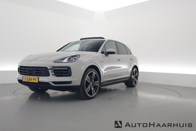 Grijs Gebruikt 2022 Porsche Cayenne Platinum Edition SUV | € 79.900 (Super prijs) - Afbeelding 1/3