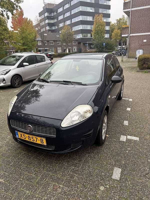 Blauw Gebruikt 2009 Fiat Punto Hatchback | € 1.275 (Goede deal) - Afbeelding 1/4