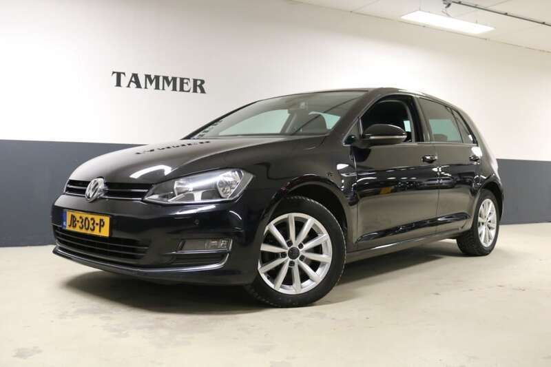 Zwart, metallic lak Gebruikt 2015 VW Golf VII Edition Hatchback | € 12.950 (Eerlijke prijs) - Afbeelding 1/4