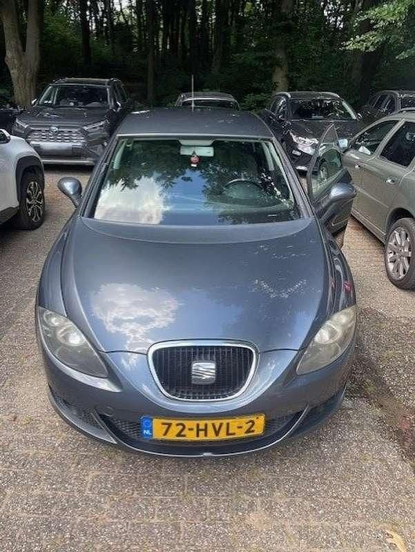 Grijs Gebruikt 2009 Seat Leon MPV | € 1.750 (Eerlijke prijs) - Afbeelding 1/4
