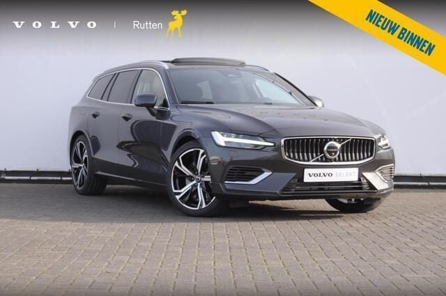 Grijs Gebruikt 2025 Volvo V60 Ultra Stationwagen | € 59.840 - Afbeelding 1/4