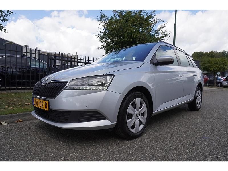 Grijs Gebruikt 2021 Skoda Fabia Business Line Stationwagen | € 12.945 (Super prijs) - Afbeelding 1/4