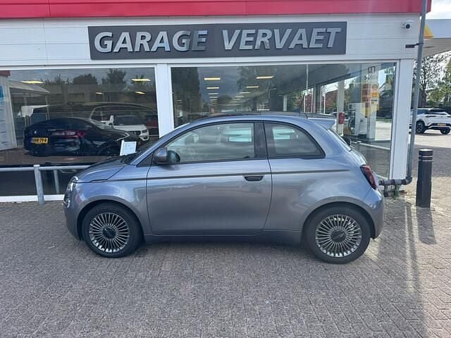 Grijs Gebruikt 2021 Fiat 500e Icon Hatchback | € 16.450 (Eerlijke prijs) - Afbeelding 1/3