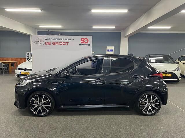 Occasion Toyota Yaris Executive 93 PK (68 kW) 2020 Zwart Hatchback