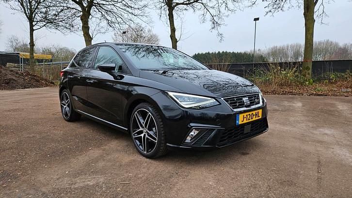 Zwart Occasion 2020 Seat Ibiza FR Hatchback | € 14.500 (Goede deal) - Afbeelding 1/4