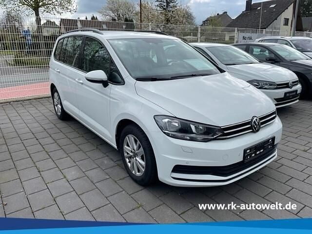 Wit Occasion 2022 VW Touran Comfortline MPV | € 34.584 (Eerlijke prijs) - Afbeelding 1/4