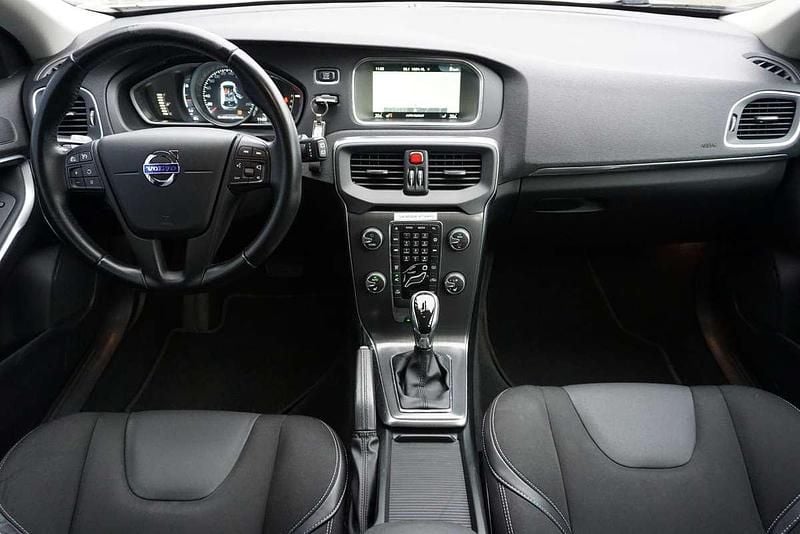 Occasion Volvo V40 Kinetic 123 PK (90 kW) 2016 Wit Hatchback