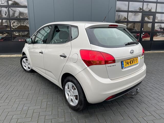 Occasion Kia Venga 90 PK (66 kW) 2010 Grijs Hatchback