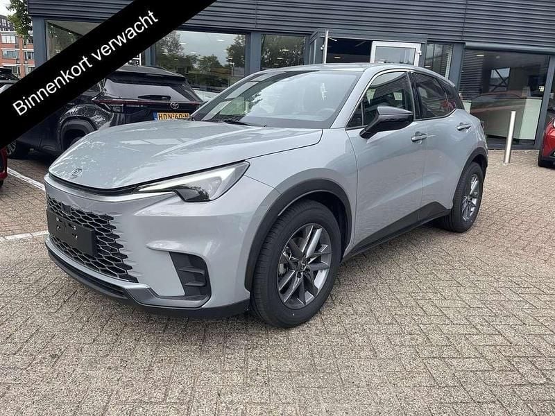 Grijs Gebruikt 2025 Lexus LBX Business Edition SUV | € 36.850 (Goede deal) - Afbeelding 1/3