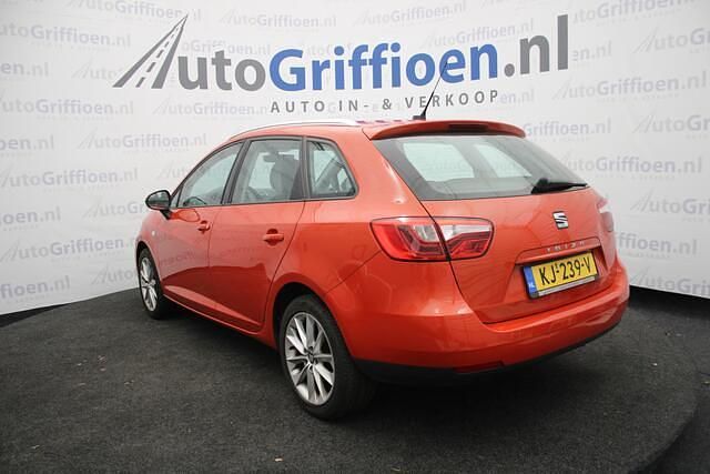 Occasion Seat Ibiza ST CONNECT 97 PK (71 kW) 2016 Rood Stationwagen