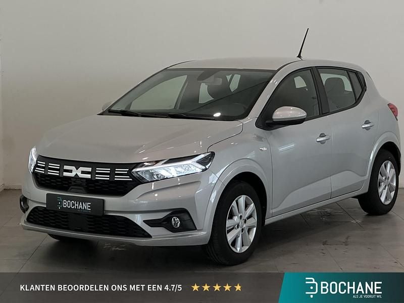 Grijs Occasion 2024 Dacia Sandero Expression Hatchback | € 16.395 (Super prijs) - Afbeelding 1/4