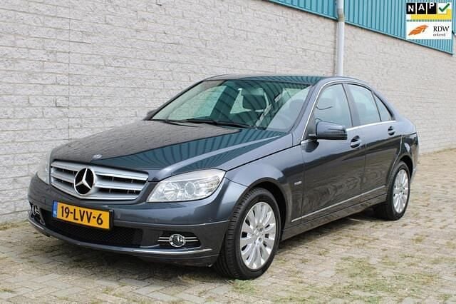 Grijs Gebruikt 2010 Mercedes C180 Avantgarde Sedan | € 6.500 (Goede deal) - Afbeelding 1/4