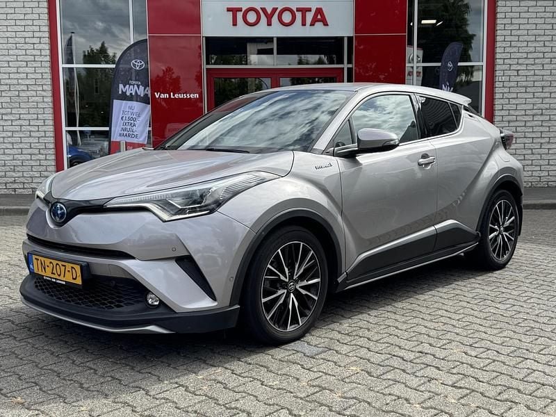 Grijs Gebruikt 2018 Toyota C-HR Executive SUV | € 15.400 (Goede deal) - Afbeelding 1/4