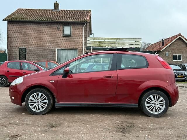 Occasion Fiat Grande Punto Dynamic 77 PK (56 kW) 2008 Rood Hatchback