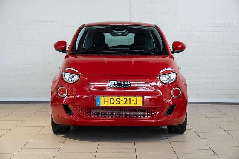 Occasion Fiat 500e Urban 86 kW (118 PK) 2025 Rood Hatchback
