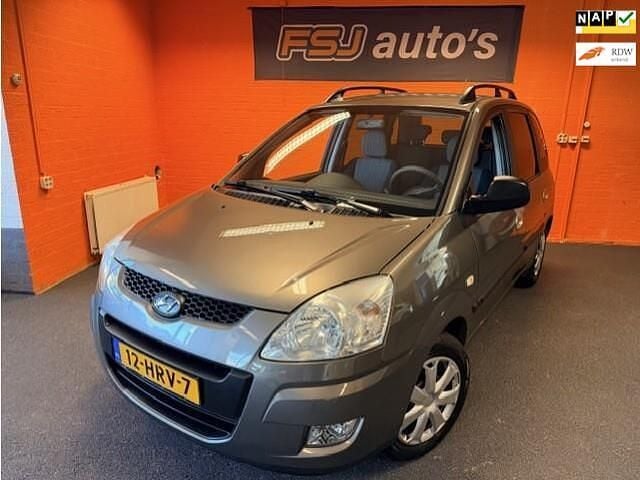 Grijs (metallic) Occasion 2009 Hyundai Matrix Dynamiq MPV | € 2.250 (Eerlijke prijs) - Afbeelding 1/4