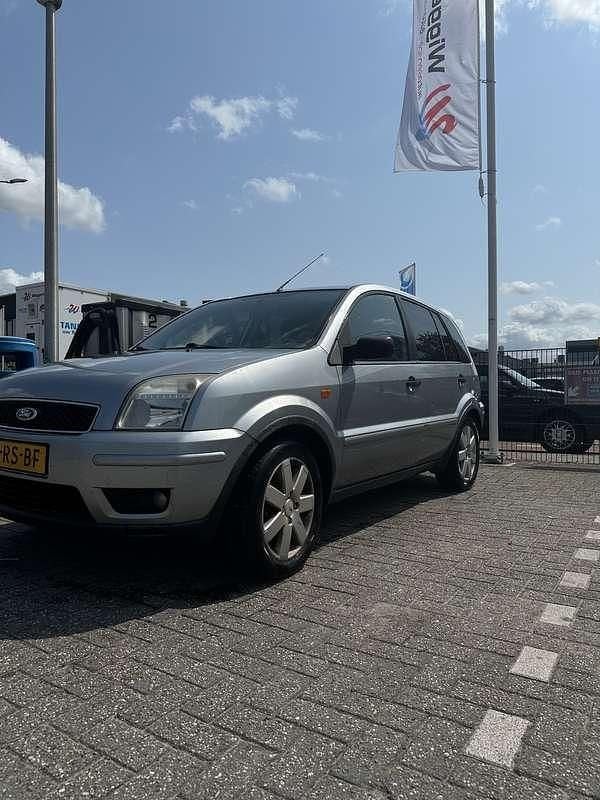 Gebruikt 2005 Ford Fusion Sedan | € 1.950 (Eerlijke prijs) - Afbeelding 1/4