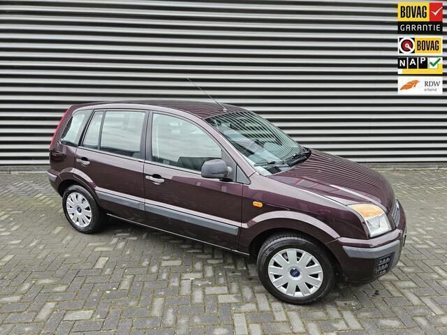Paars Gebruikt 2010 Ford Fusion Cool & Sound Edition MPV | € 2.850 (Eerlijke prijs) - Afbeelding 1/4