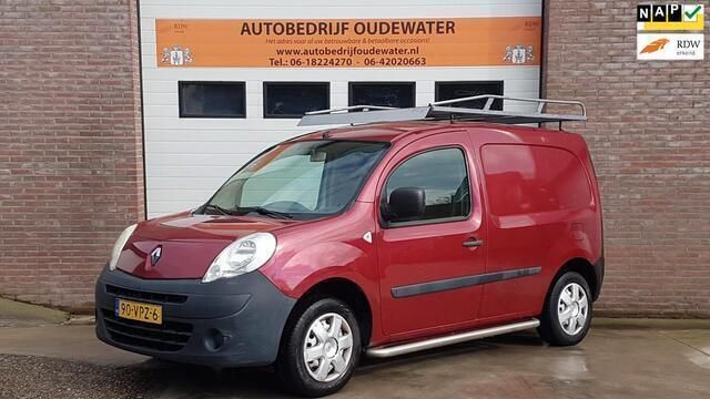 Rood Gebruikt 2008 Renault Kangoo MPV | € 2.250 (Eerlijke prijs) - Afbeelding 1/4