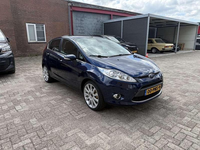Blauw Gebruikt 2011 Ford Fiesta Titanium Hatchback | € 3.250 (Eerlijke prijs) - Afbeelding 1/4