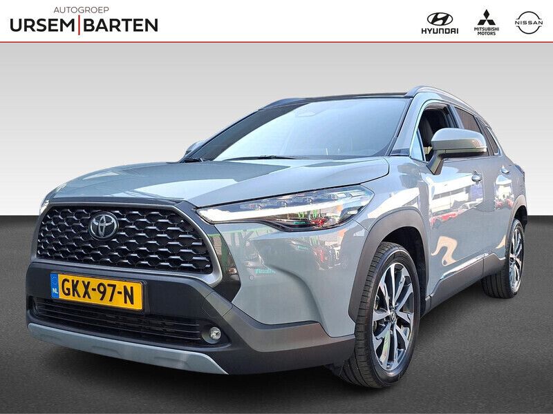 Grijs Gebruikt 2024 Toyota Corolla Cross Business Edition SUV | € 37.930 (Iets duurder) - Afbeelding 1/4