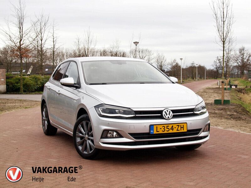 Grijs Gebruikt 2017 VW Polo Highline Hatchback | € 17.490 (Eerlijke prijs) - Afbeelding 1/4